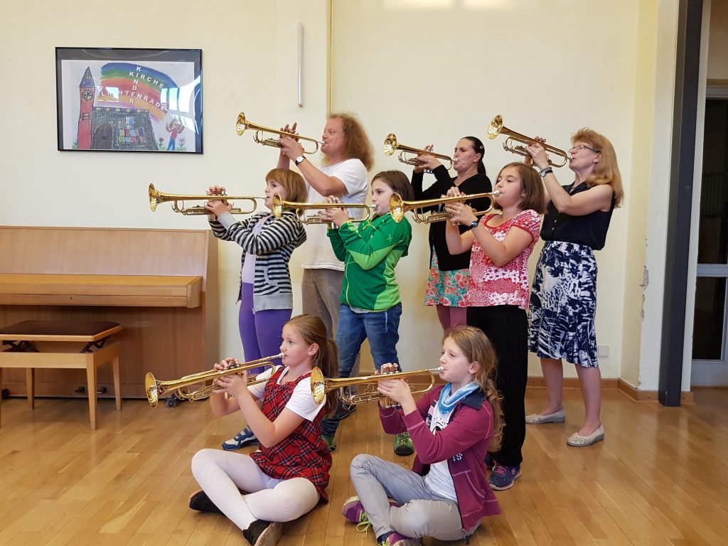 Jungbläser bei Kirchenmusik